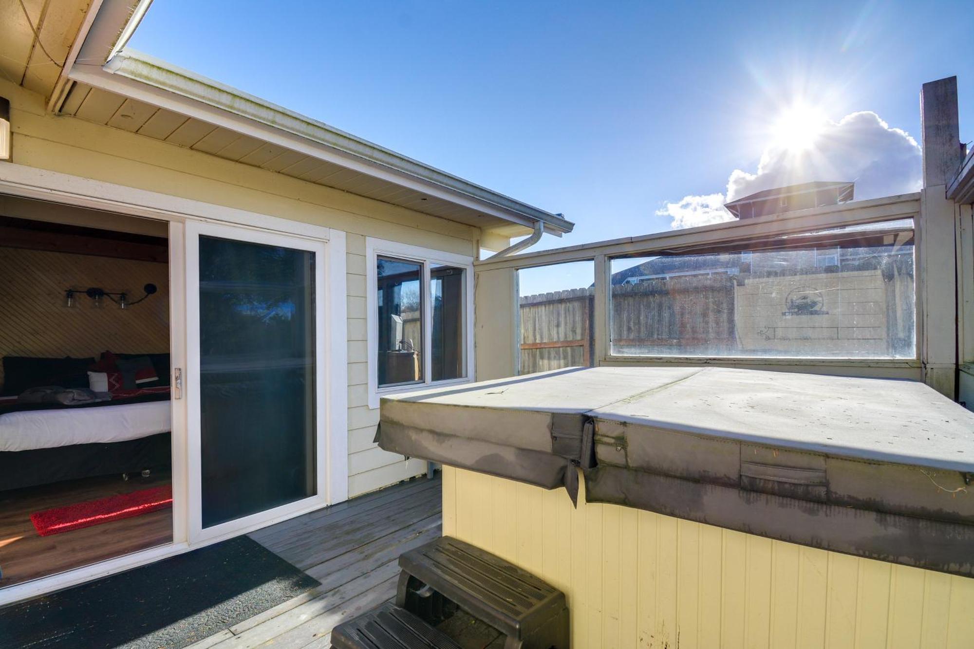 Pet-Friendly Washington Retreat With Hot Tub And Deck! Villa Ocean Shores Exterior photo