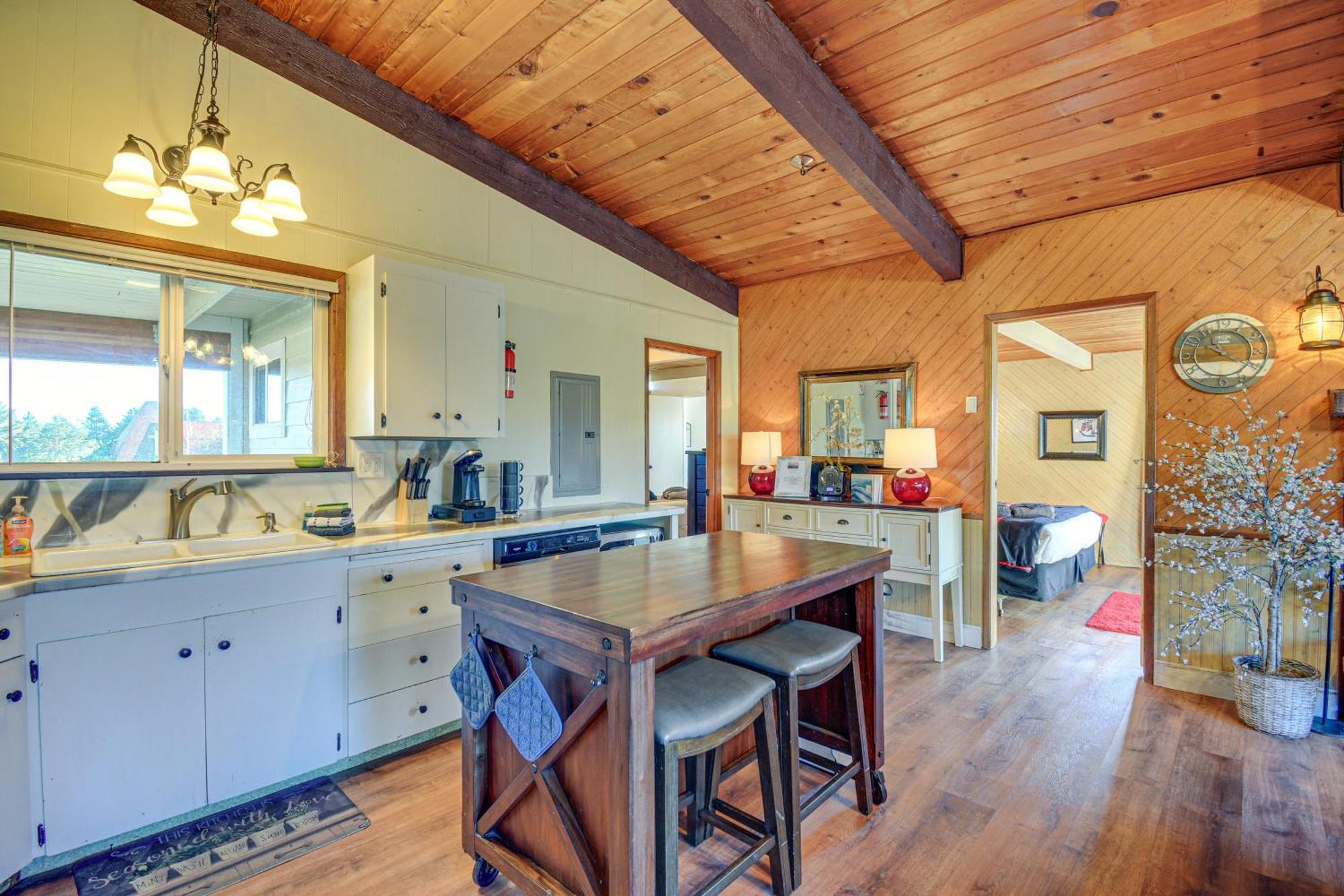 Pet-Friendly Washington Retreat With Hot Tub And Deck! Villa Ocean Shores Exterior photo