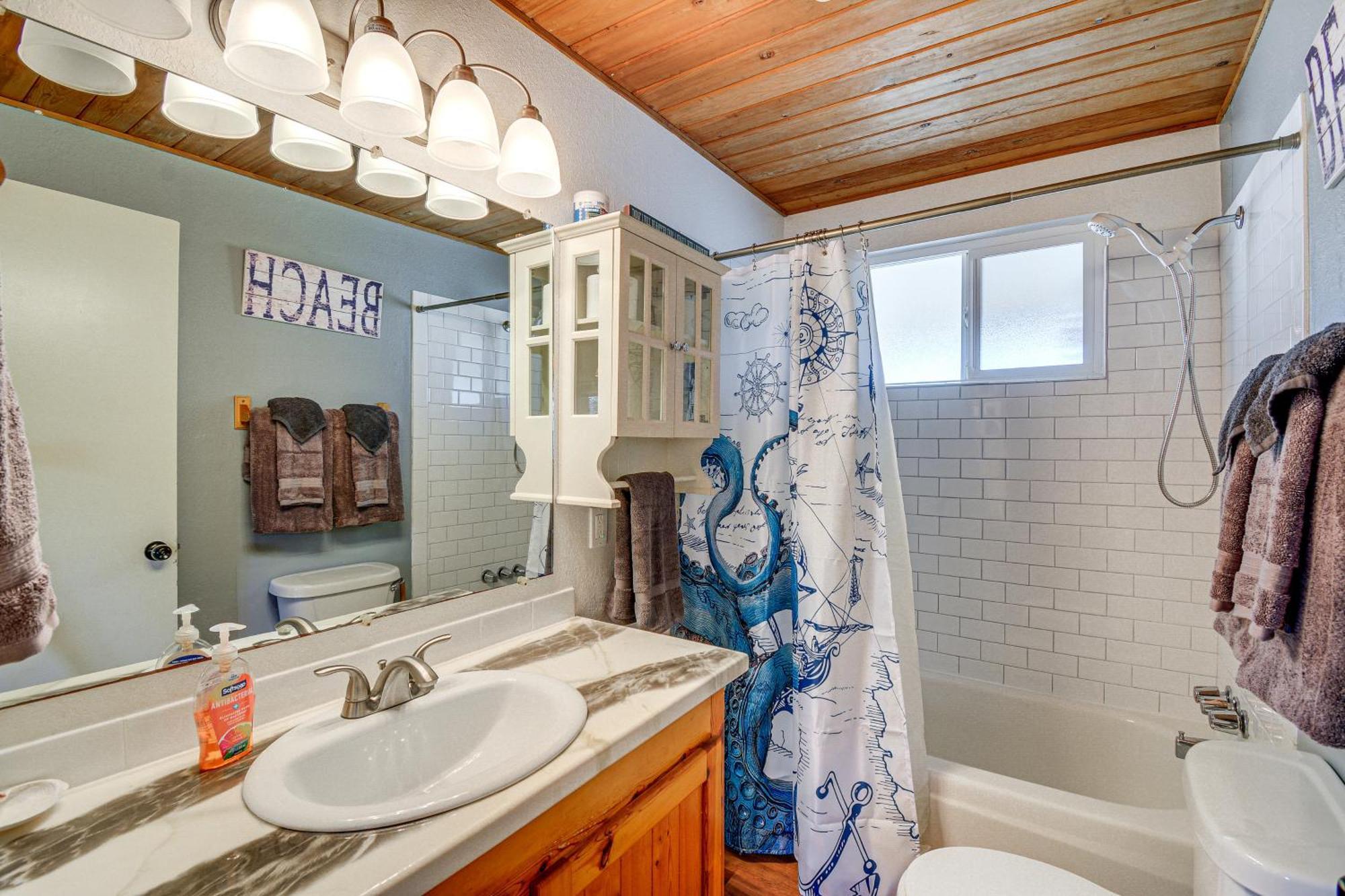 Pet-Friendly Washington Retreat With Hot Tub And Deck! Villa Ocean Shores Exterior photo