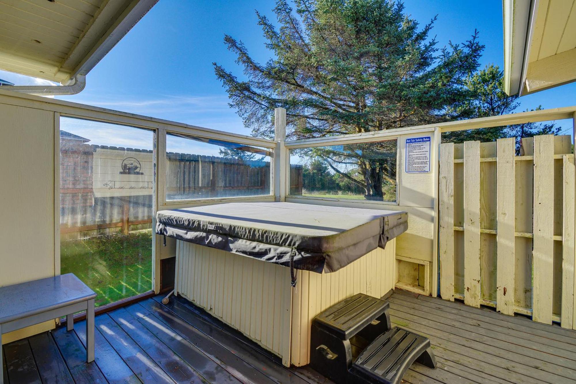 Pet-Friendly Washington Retreat With Hot Tub And Deck! Villa Ocean Shores Exterior photo